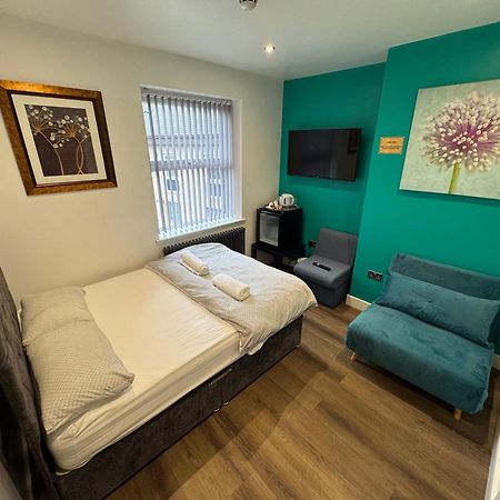 Southgate Luxury Apartments Elland Esterno foto