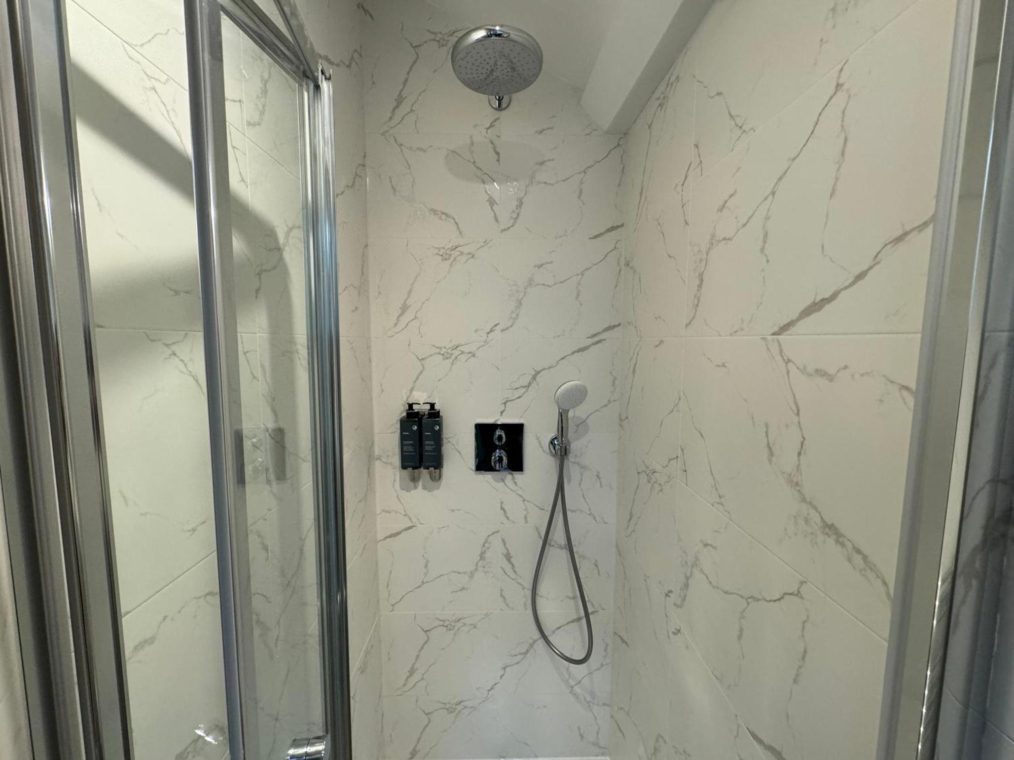 Southgate Luxury Apartments Elland Esterno foto