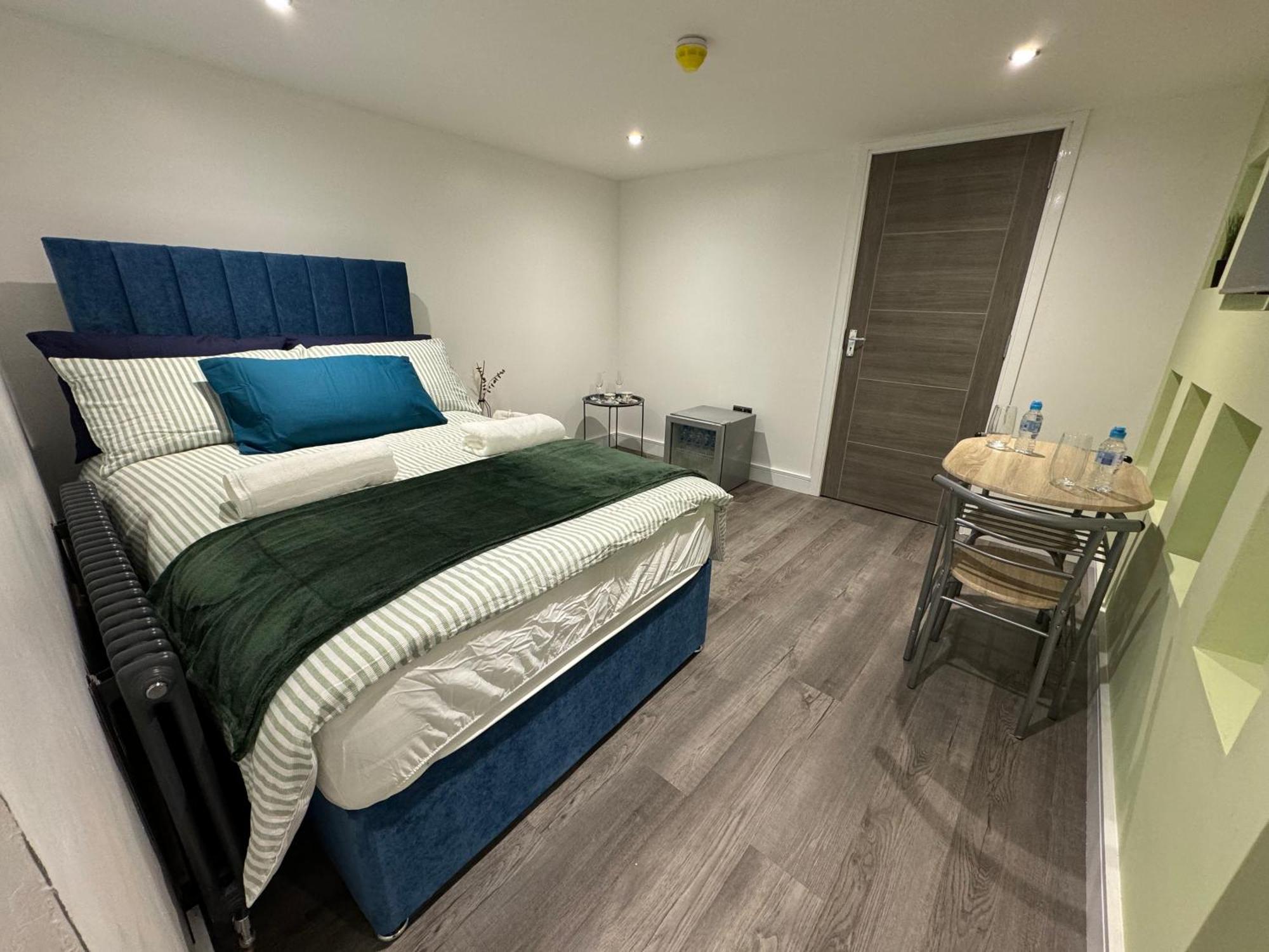 Southgate Luxury Apartments Elland Esterno foto
