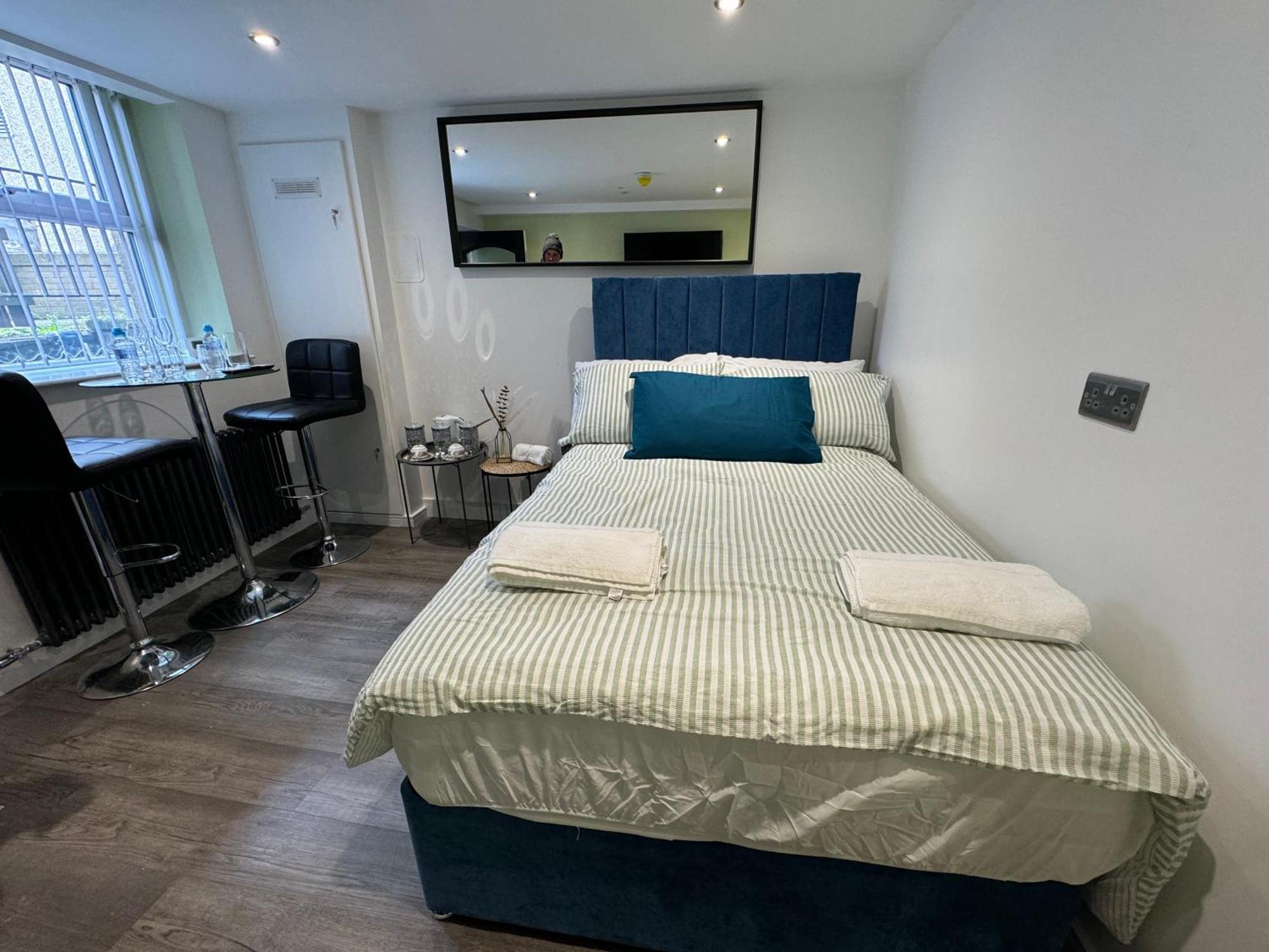 Southgate Luxury Apartments Elland Esterno foto