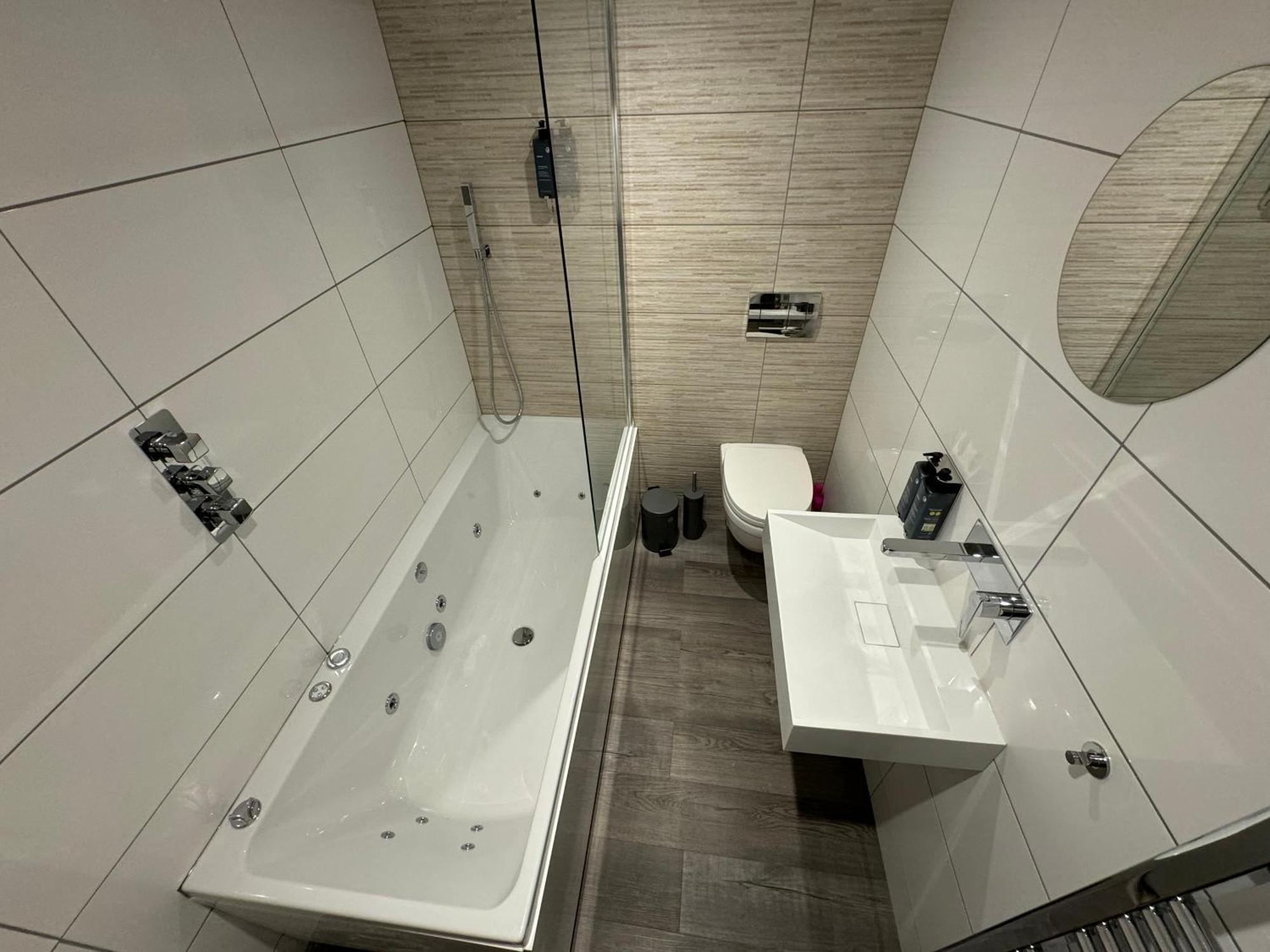 Southgate Luxury Apartments Elland Esterno foto