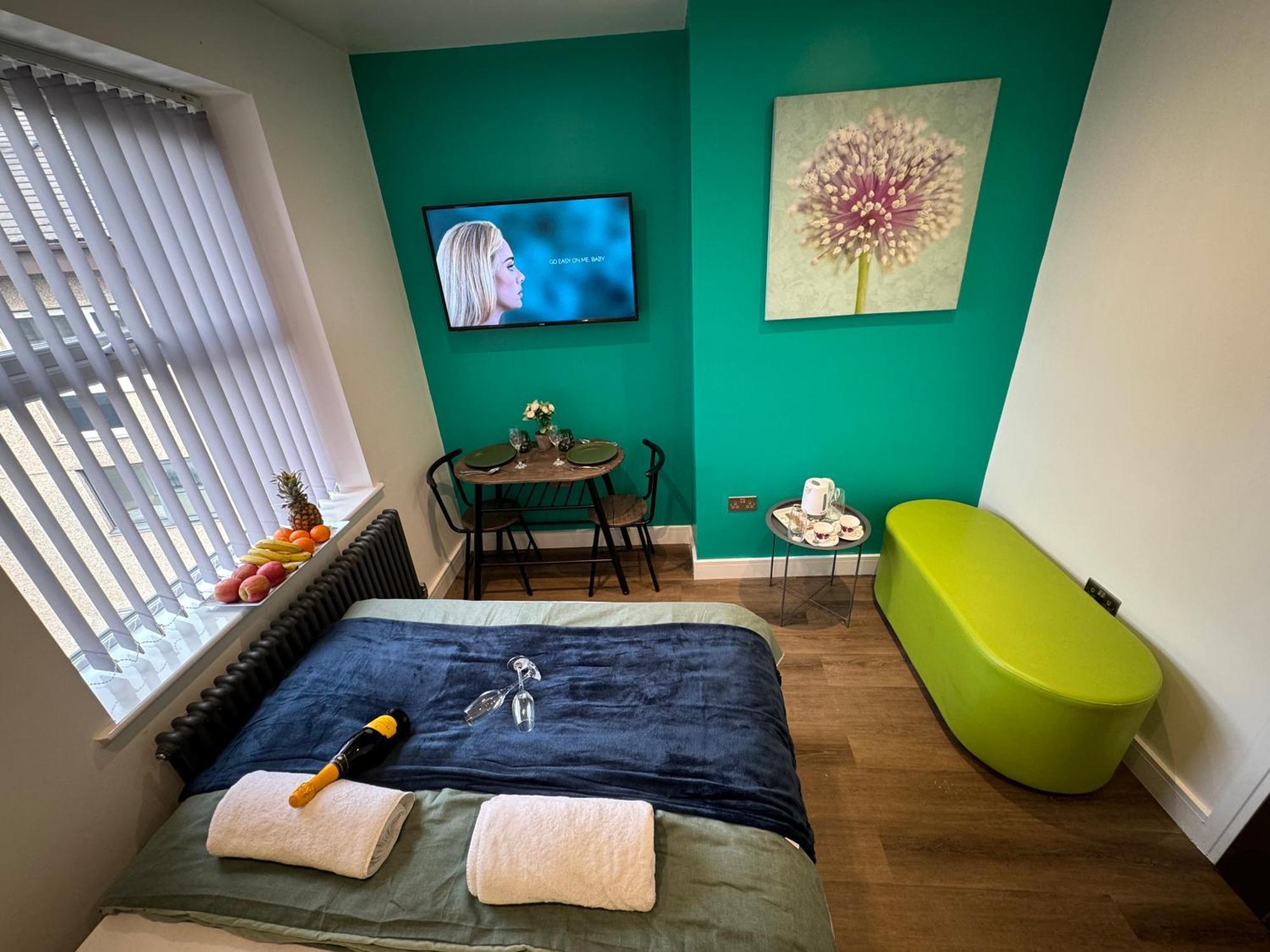 Southgate Luxury Apartments Elland Esterno foto