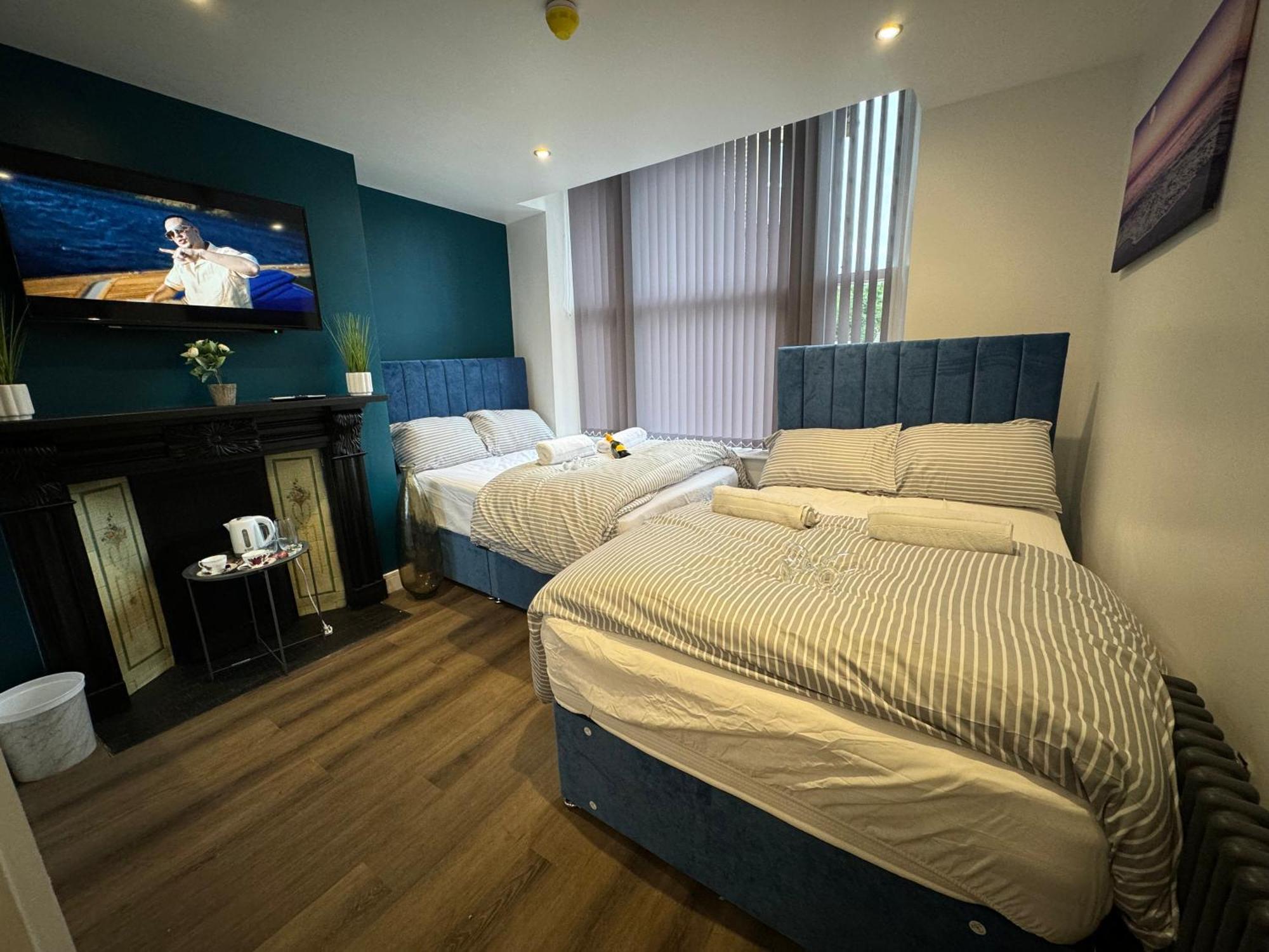 Southgate Luxury Apartments Elland Esterno foto