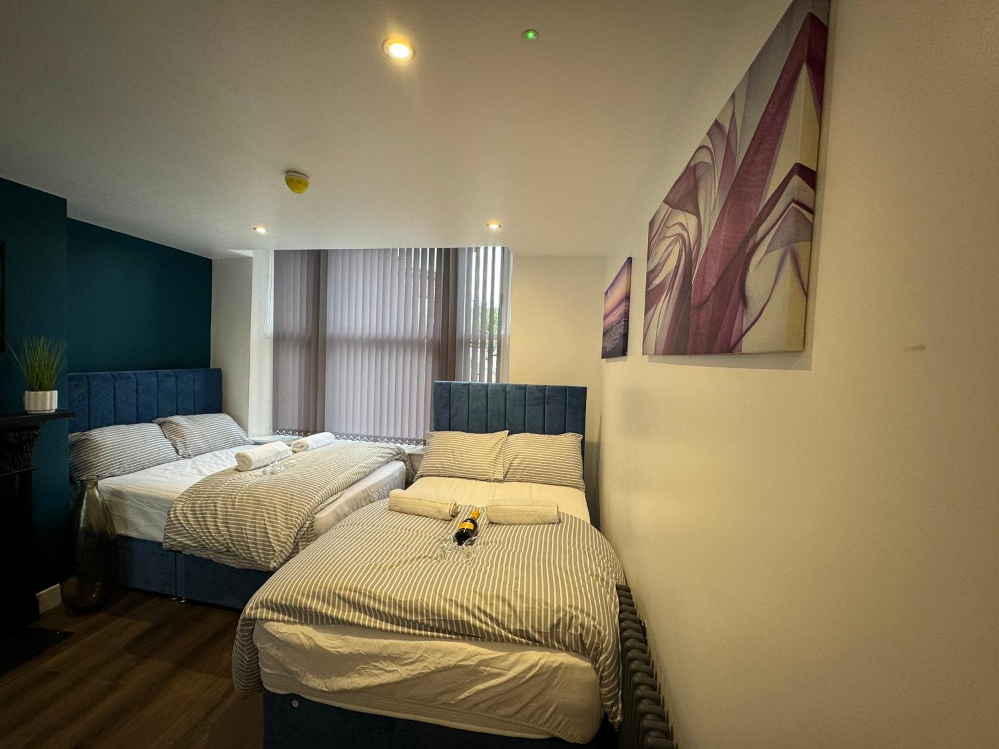 Southgate Luxury Apartments Elland Esterno foto