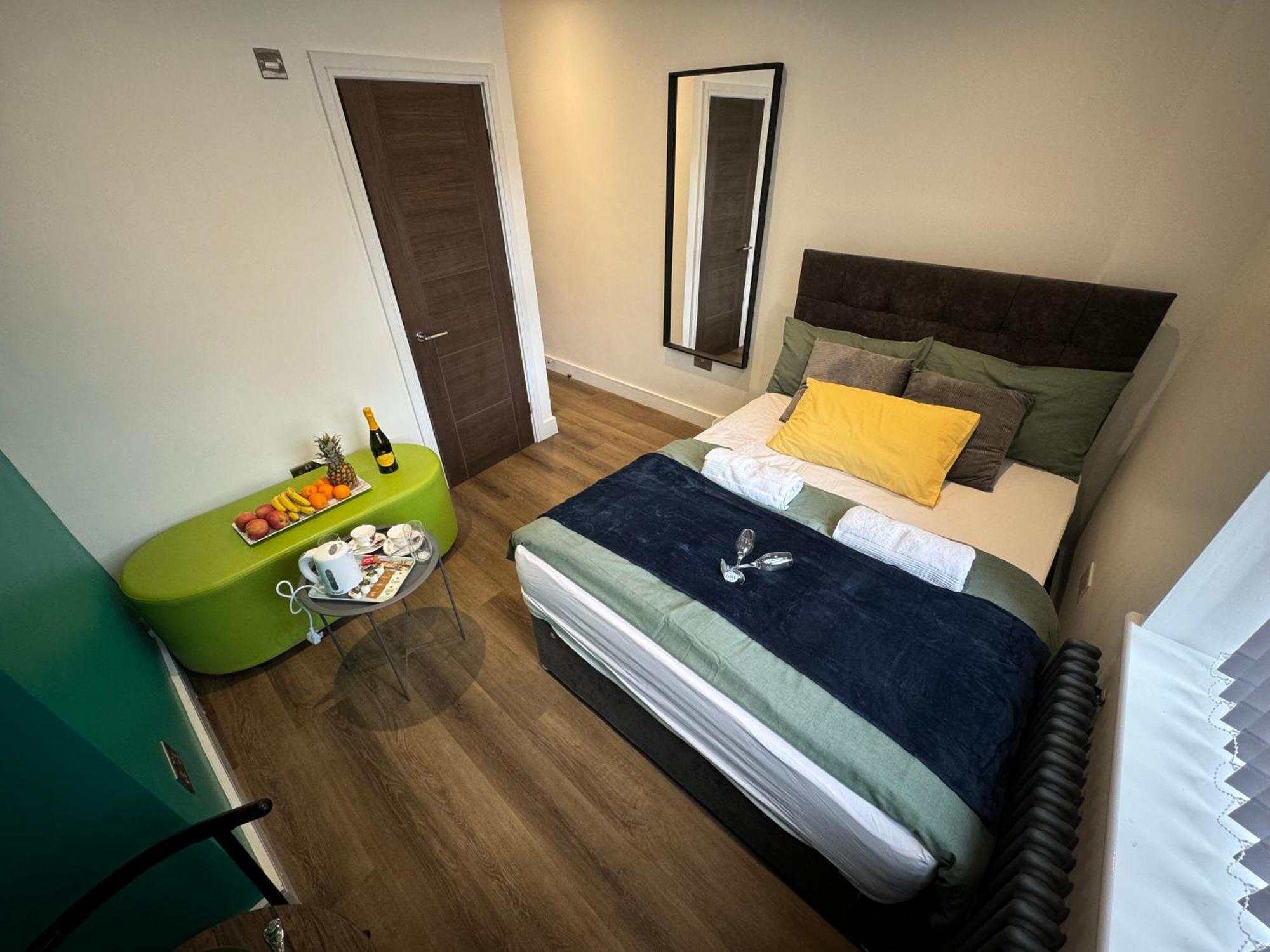 Southgate Luxury Apartments Elland Esterno foto