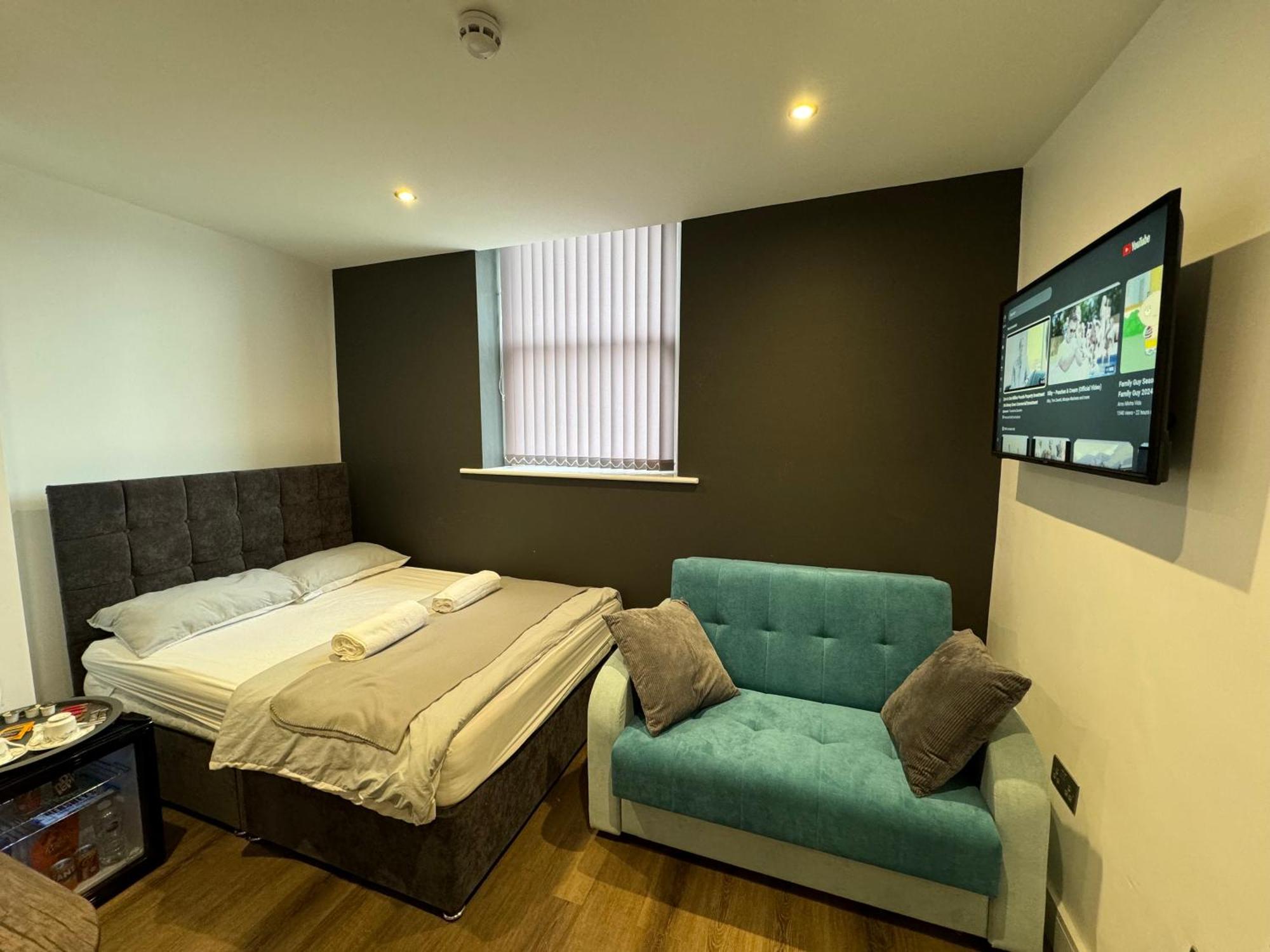Southgate Luxury Apartments Elland Esterno foto