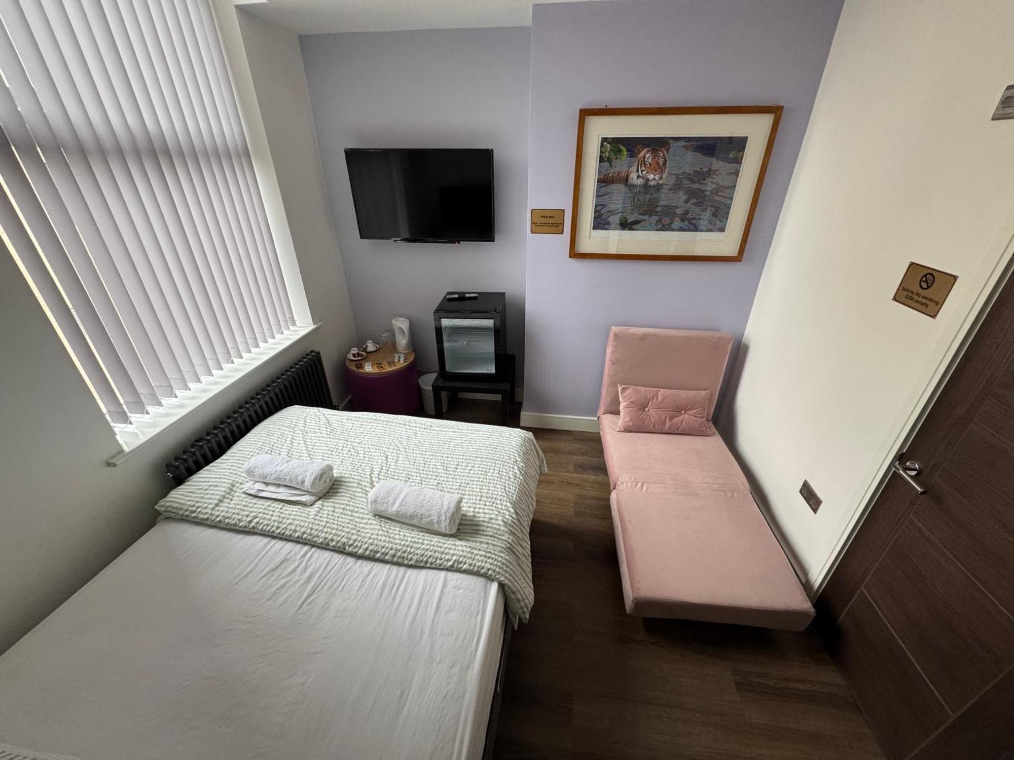 Southgate Luxury Apartments Elland Esterno foto